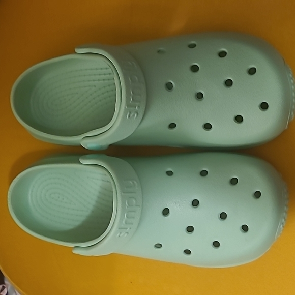 Simply Southern Shoes - SIMPLY SOUTHERN CLOGS - MINT GREEN 💚 SIZE 8W/6M